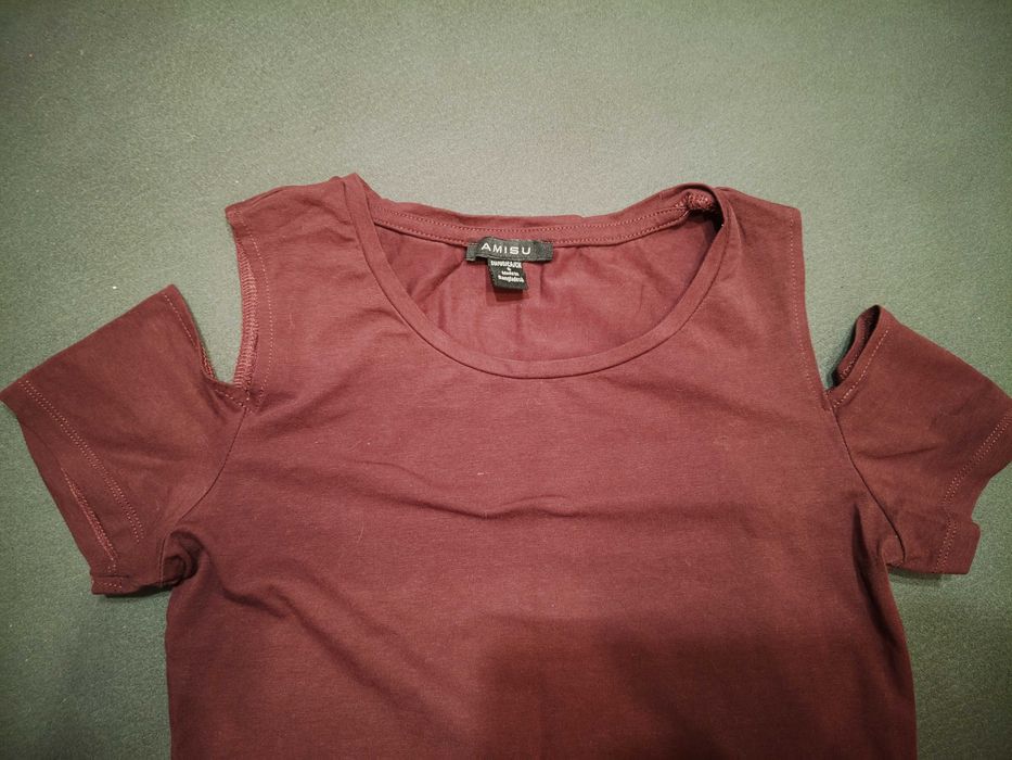 T-shirt śliwkowy bez ramion Amisu
