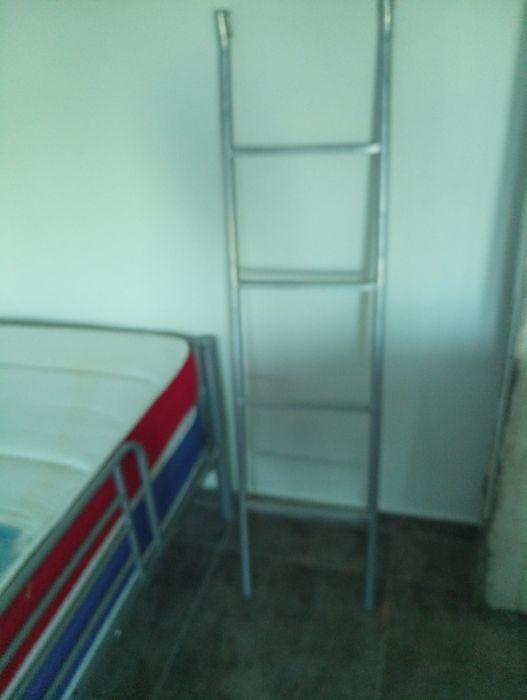 Cama - Beliche mais 2 colcões - Usados em muito bom estado