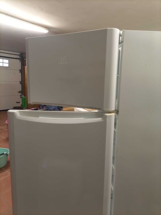 Frigorífico INDESIT
