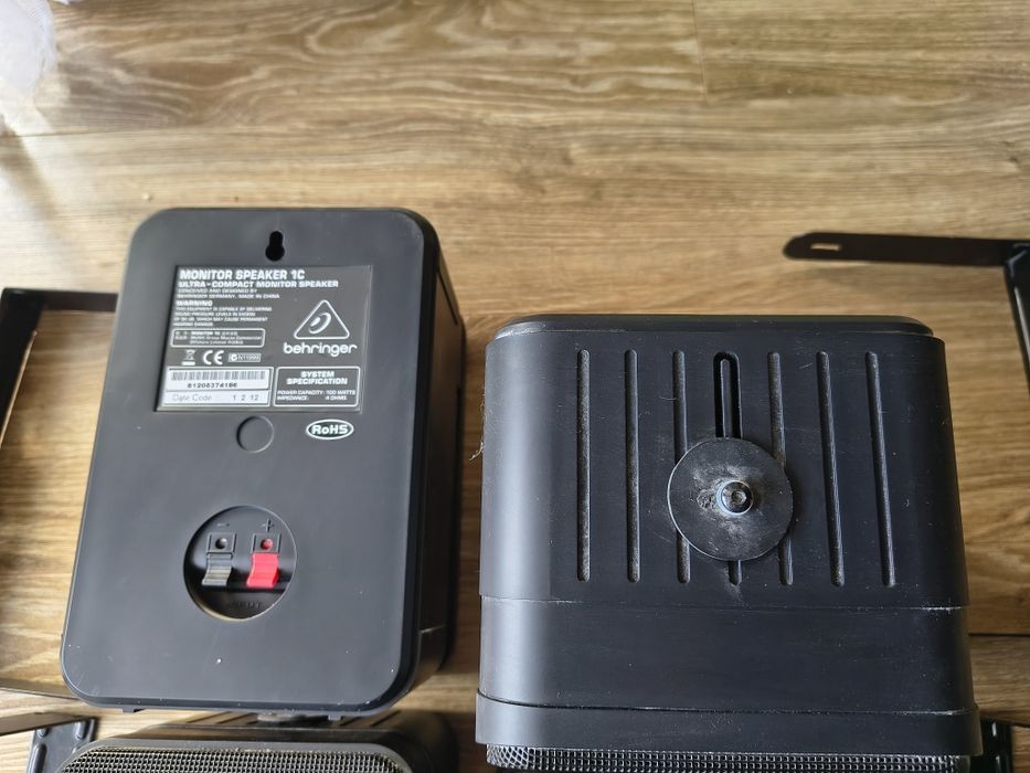 Behringer 1C-BK - cztery ultrakompaktowe monitory studyjne