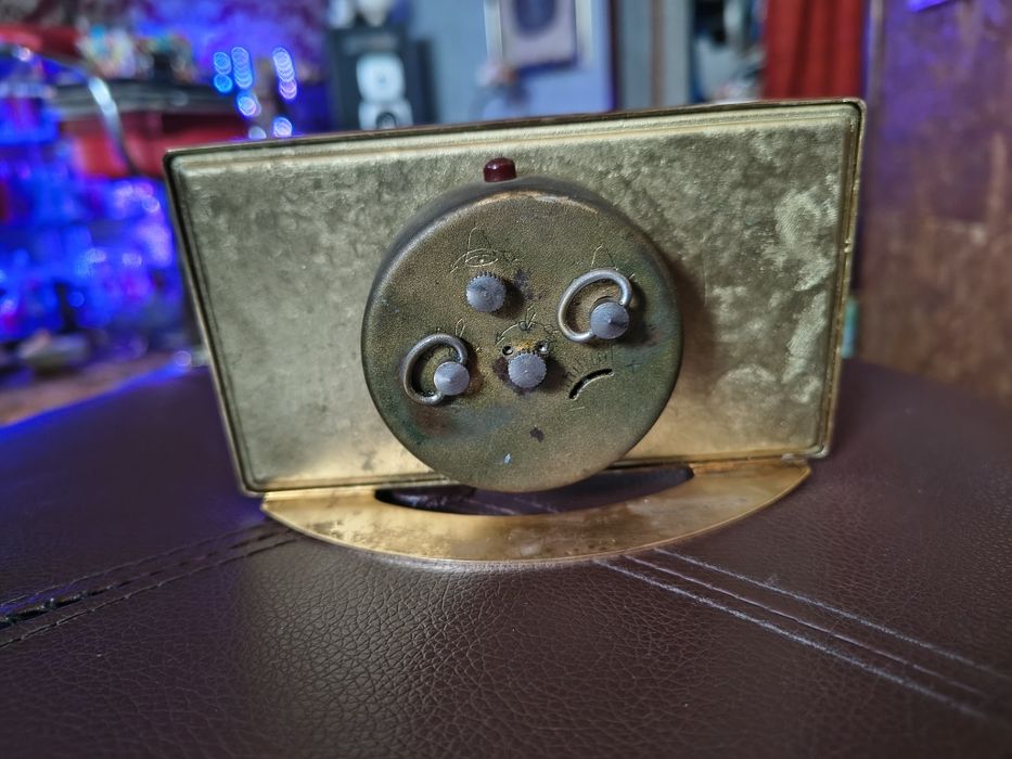 Dawny zegar z budzikiem