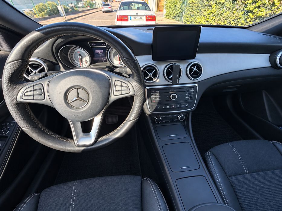 Mercedes-Benz GLA 200 d Automático | 136 cv | 116.000 km | Park Assist foto 2