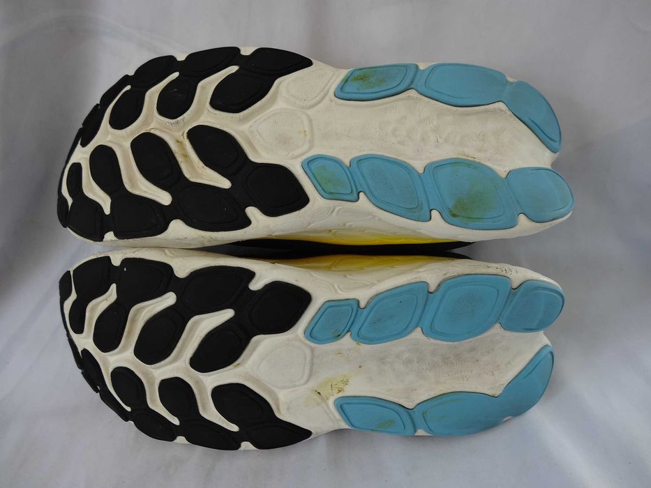 Buty NEW BALANCE Fresh Foam X More V4 roz 45 Bieganie Sportowe