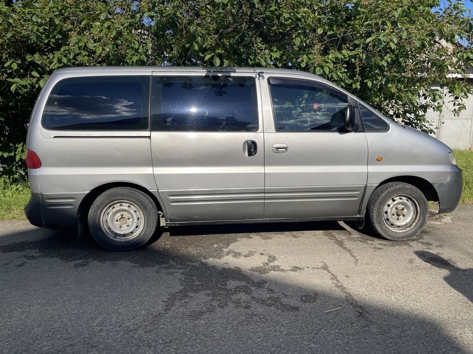 Продам HYUNDAI H-1 Пасажир 9 мест 2004 года