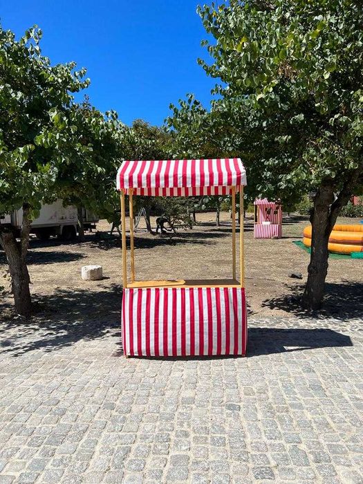 Aluguer de bancadas em madeira