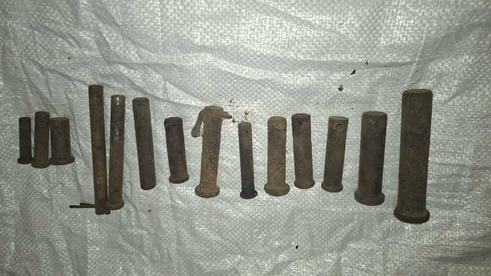 Палець стопорний