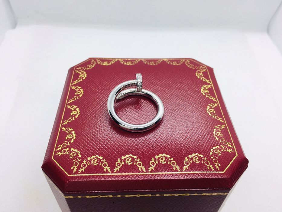 Золотое кольцо Cartier just un clou ( Гвоздь ) с бриллиантами. 750 пр.