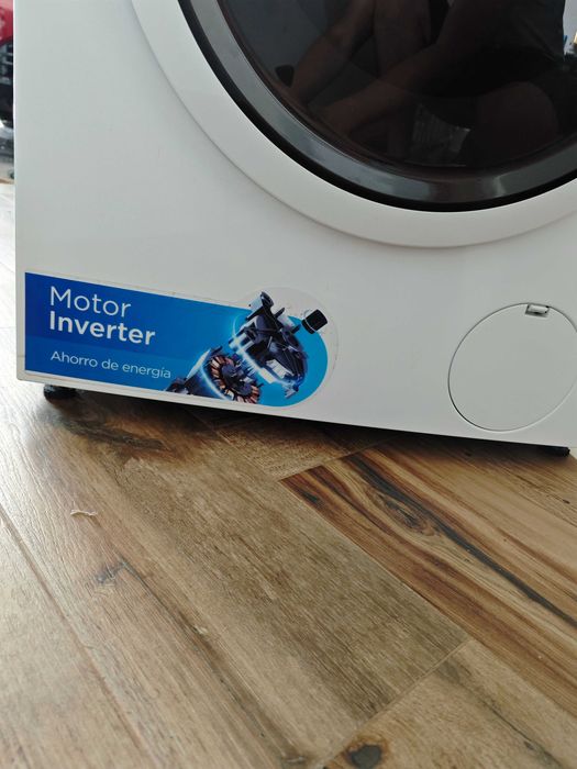 Máquina de Lavar Roupa Midea 9kg - Motor Inverter (Como Nova)