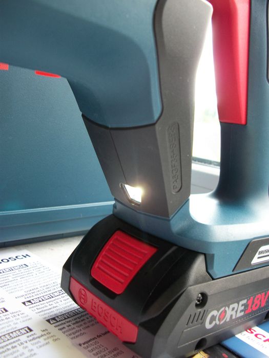 Бесщеточный аккумуляторный перфоратор Bosch GBH18V-26DK15 комплект