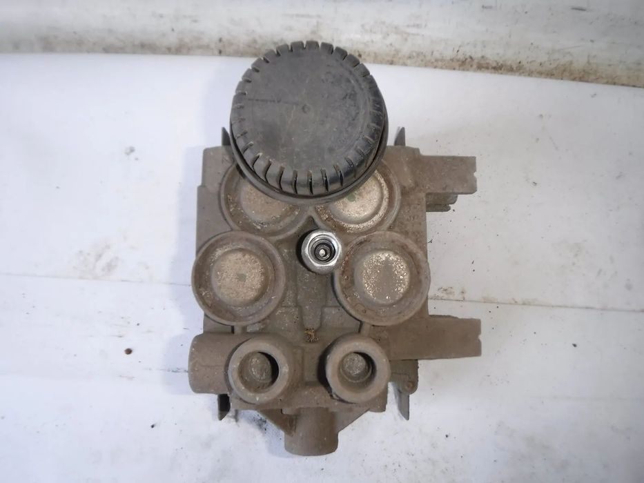 modulator rozdzielacz wabco  hamulców daf scania actros