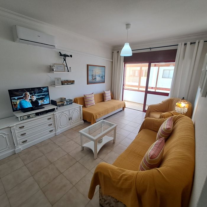 Praia da Rocha - T2 com garagem.
