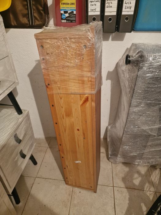 Prateleira com cabide em Pinho IKEA