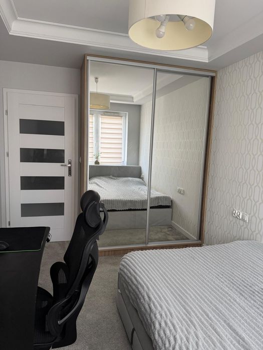 2-pok/OlimpiaPort/Magellana/balkon/parking - View 5