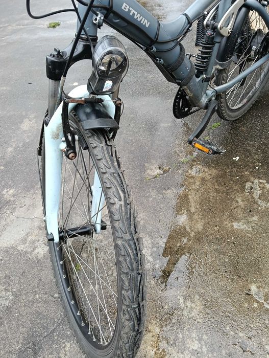 Bicicleta elétrica BTWIN  bom estado