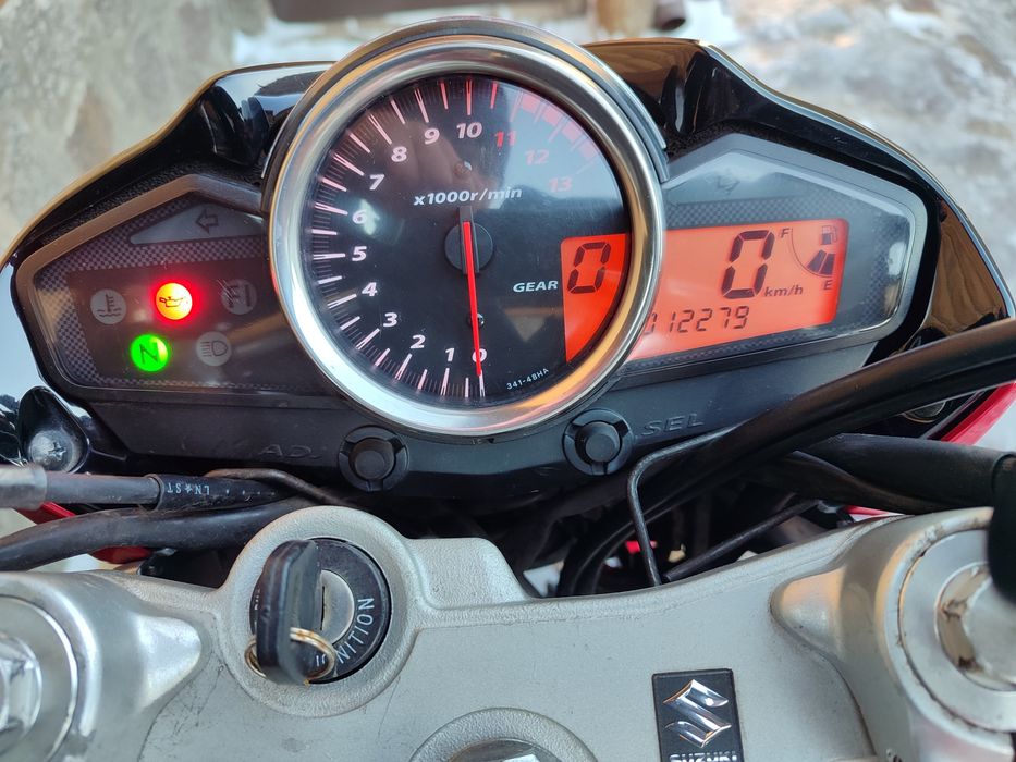 Suzuki GSR250.  2014