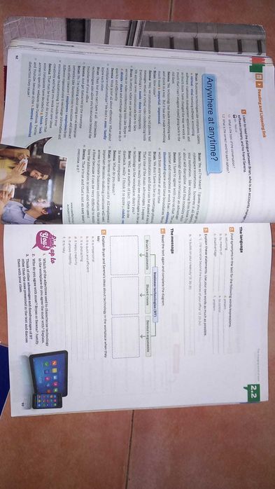 Manual de inglês "Link up to you" do 11°Ano