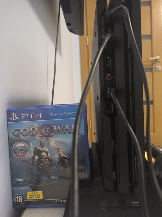 Playstation 4 Pro (з дисководом)