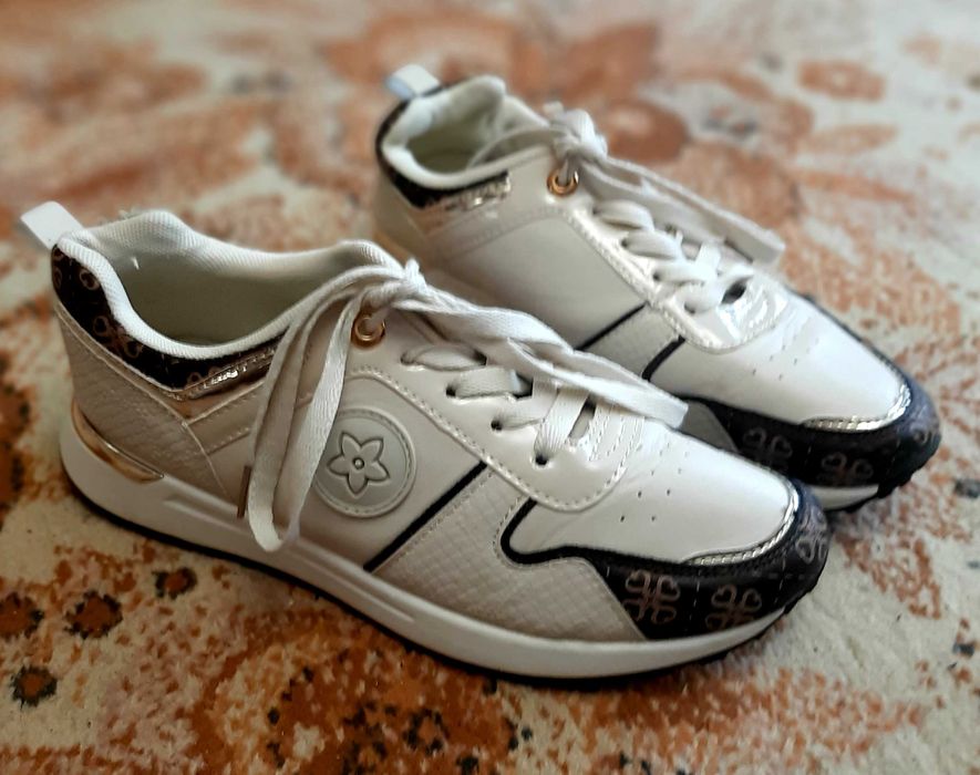 Жіночі кросівки Rachel 40 Бежеві Придбані в Німеччені.