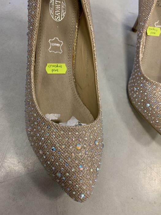 Szpilki damskie z efektem wow