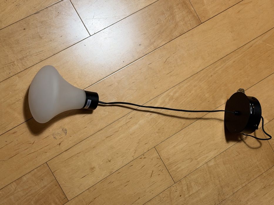 Candeeiro de teto em vidro opalino de estilo moderno BoConcept