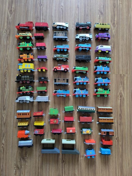 Фірмовий паровозик поїзд Томас Thomas and friends