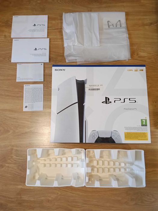 Konsola PlayStation 5 Slim z napędem + podstawka