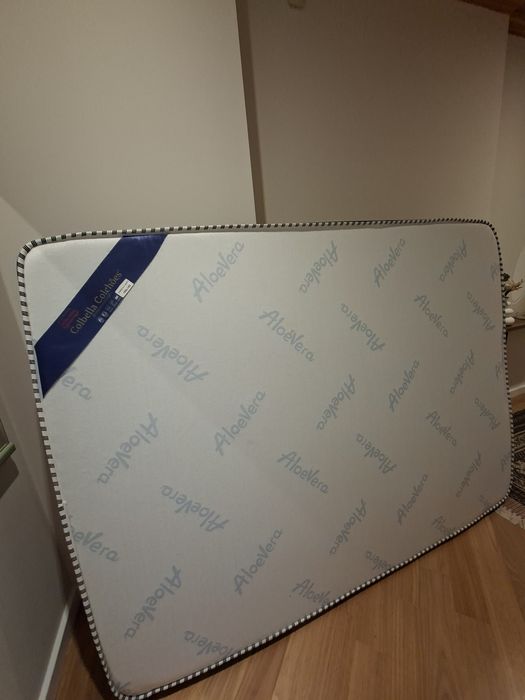 Colchão 190x140 praticamente Novo!