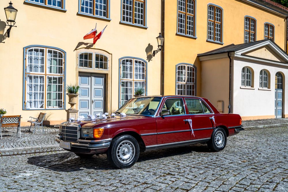 Klasyczny Mercedes S-Class z lat 70 do wynajęcia na ślub i inne okazje