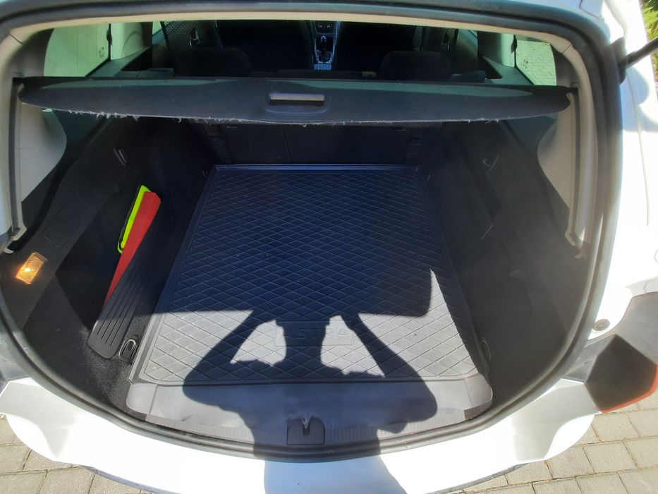 Opel Astra Sports Tourer — fotografia 7
