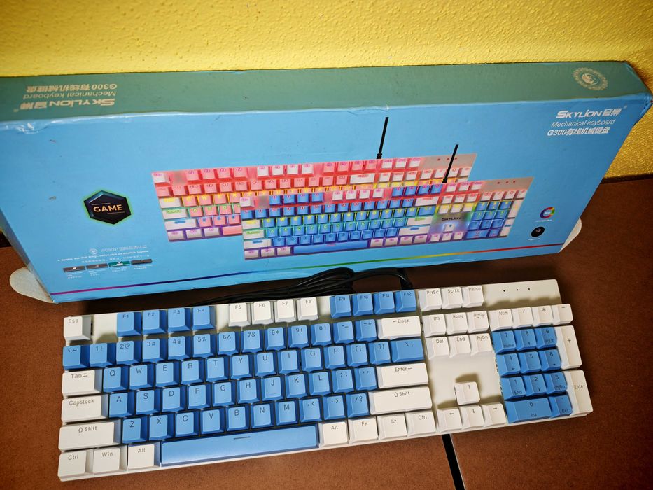 Teclado Gaming Mecânico Skylion G300 RGB – Novo
