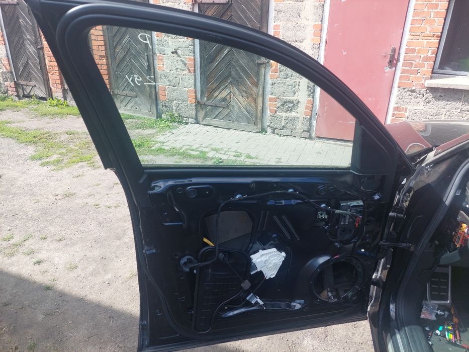 Drzwi audi Q5 8R lewy przód kod lakieru LZ9Y