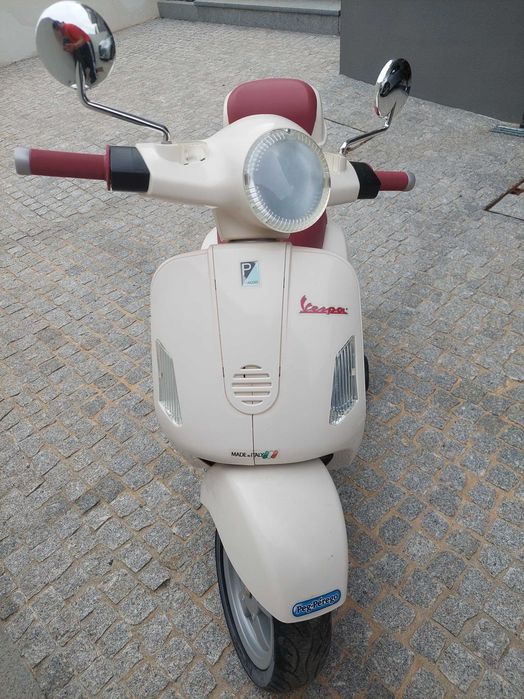 Mota Elétrica Criança - Vespa - Peg-Pérego