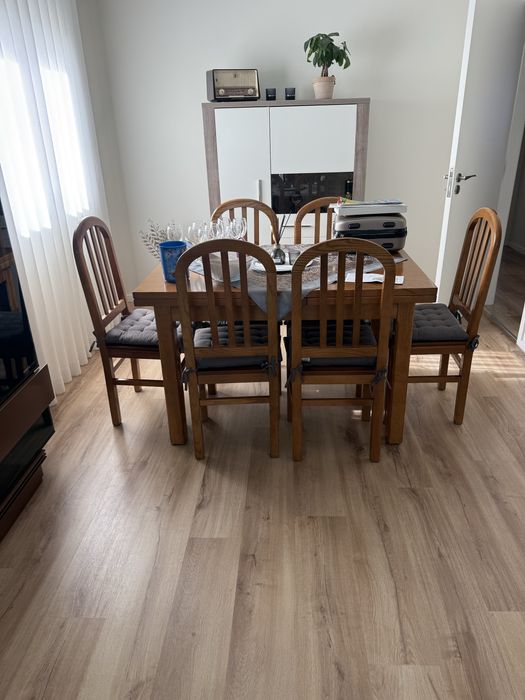 Mesa de jantar extensivel com cadeiras