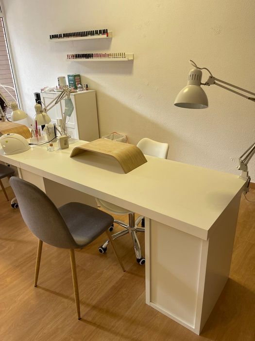 Alugo mesa de unhas - Nail Designer