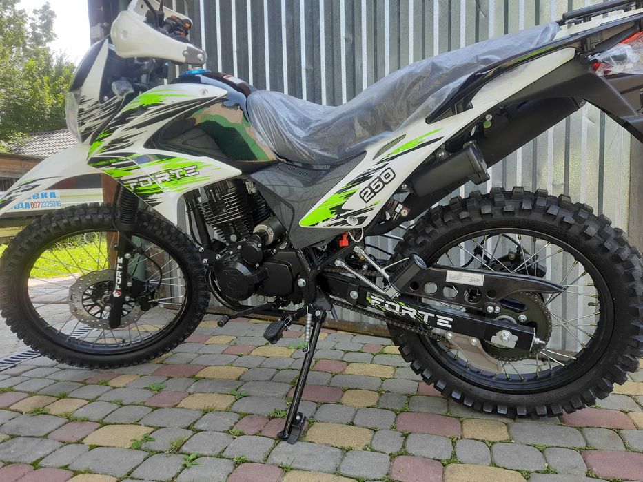 Мотоцикил новий 250