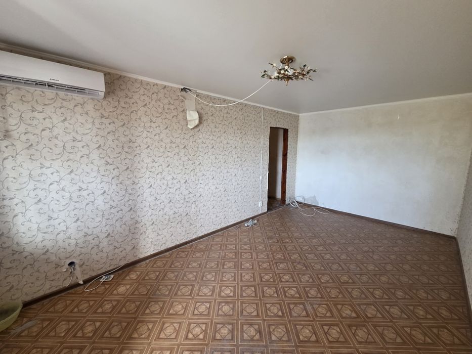 Продам 2к ул. Олега Ольжича 1Б