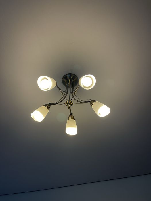 Candeeiro de tecto de sala com 5 e 3 lampadas incluidas