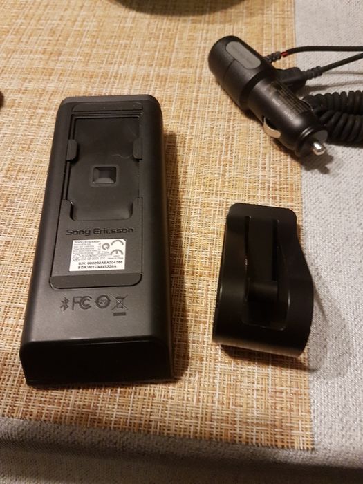 Zestaw akcesoriów Sony Ericsson,  zestaw głośnomówiący HCB-105