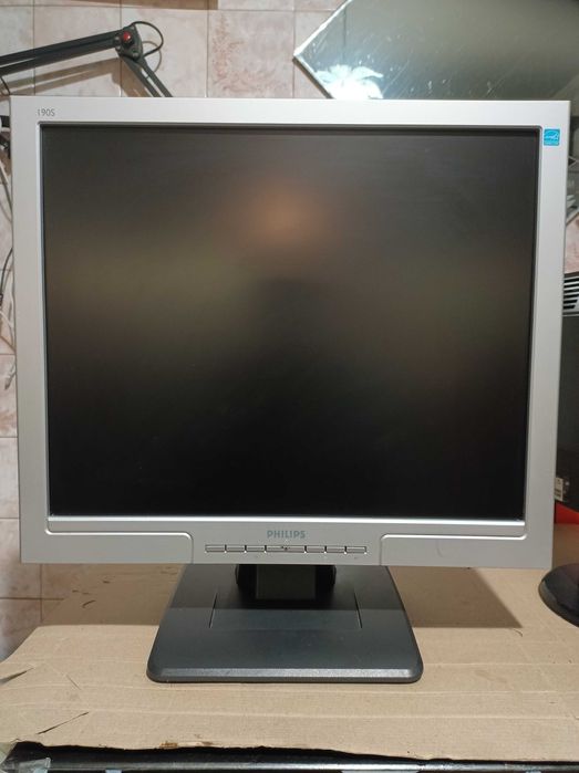 17" и 19" TFT мониторы ViewSonic VA703B, Philips 190s8 (DVI) исправные