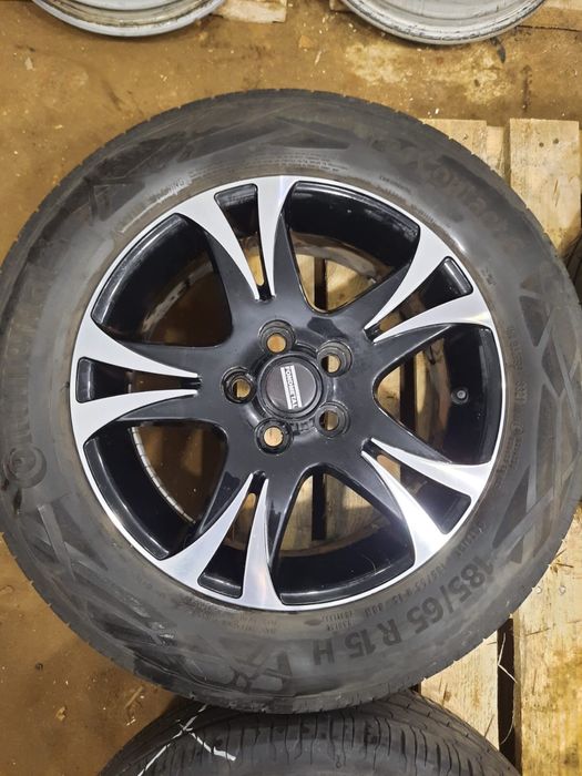 Колеса Toyota Subaru R 15 є інші колеса див . (УСІ ОГОЛОШЕННЯ АВТОРА)