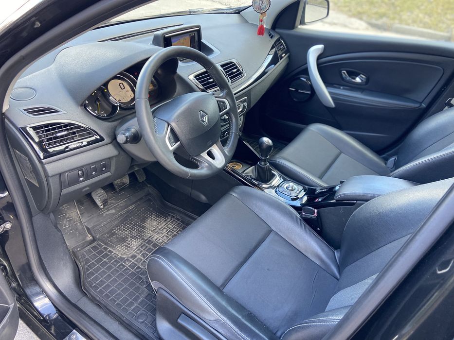 Продам авто рено меган 3 2012г 1.5 дизель BOSE