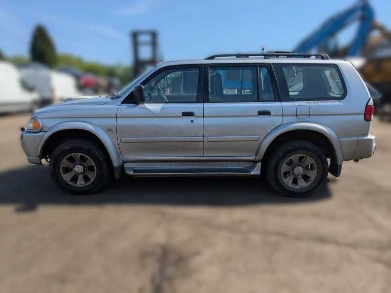 Mitsubishi Pajero Sport Wagon 2.5TD 2006 (para peças)