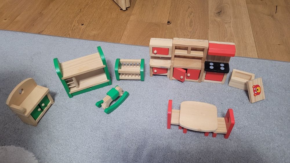 Meble drewniane do zabawy