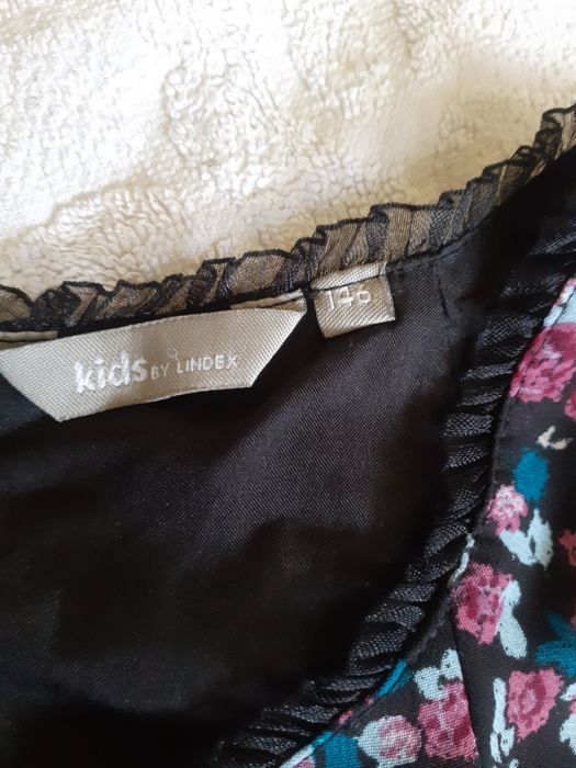 Sukienka w kwiatki, rozmiar 146