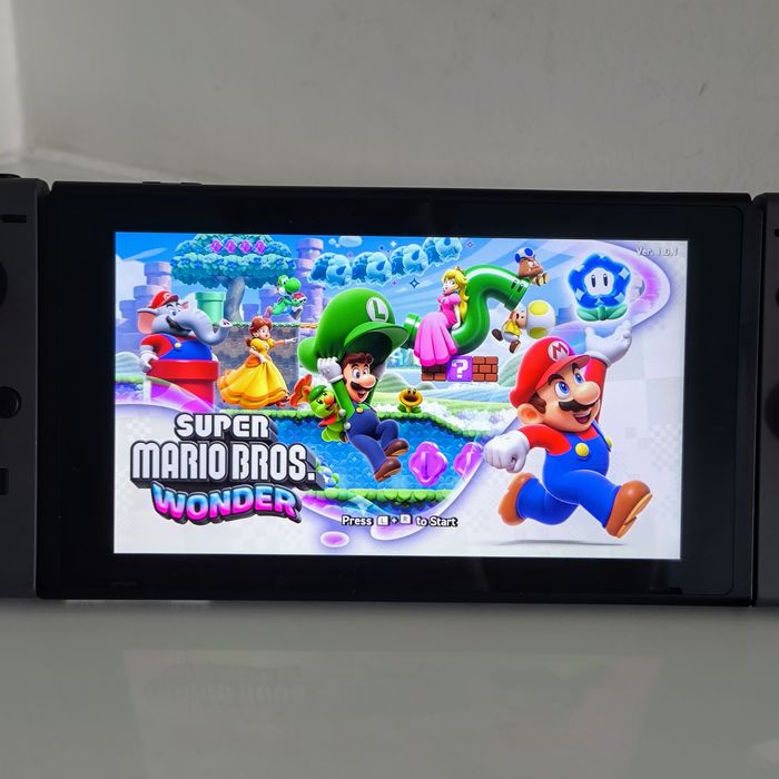 Nintendo Switch Desbloqueada 256GB + Extras