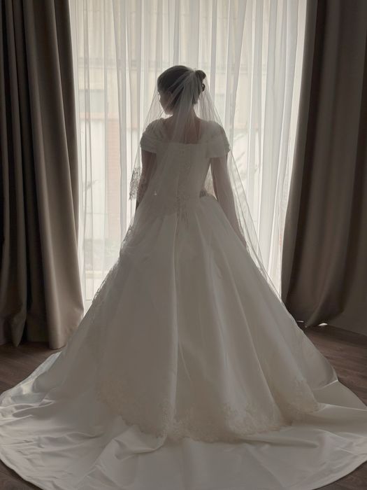 Шикарное дизайнерское свадебное платье Pollardi от Daria Karlozi