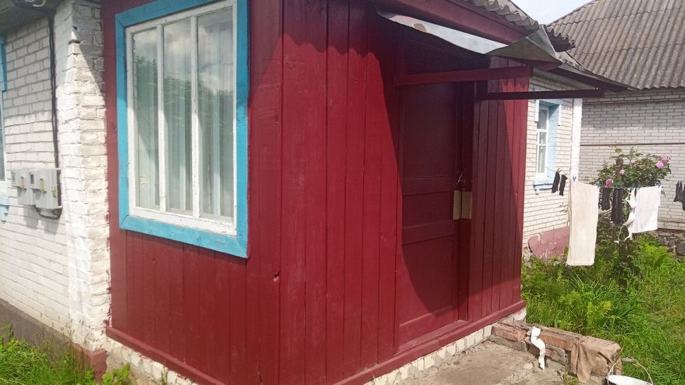 Продаётся под полдома с приусадебным хозяйством