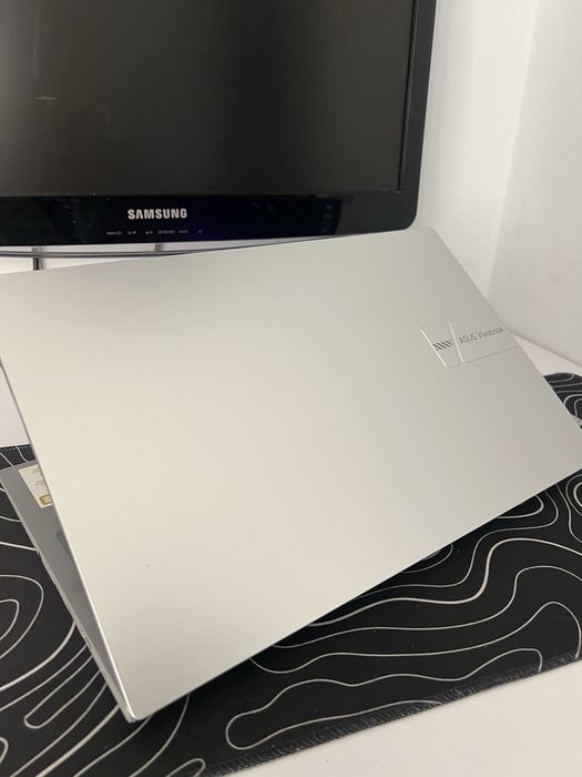 Продам ноутбук Asus Vivodook 15