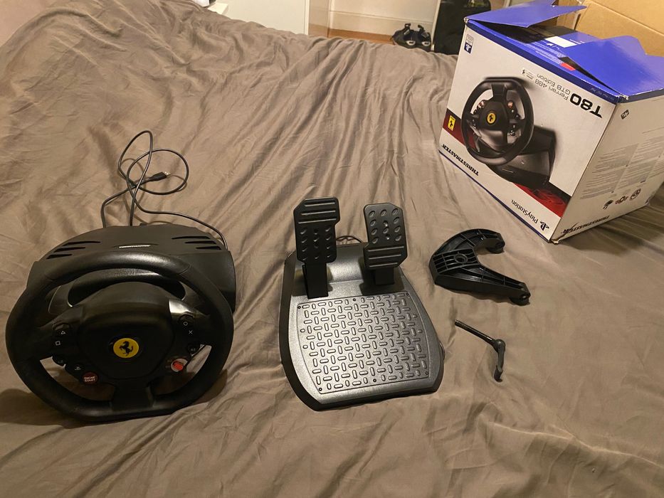 Volante Gamer e Pedais TRUTHMASTER T80 Ferrari em perfeita condiçao