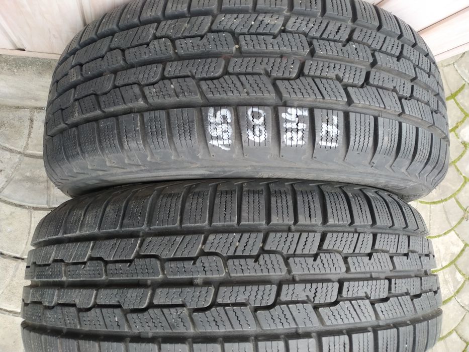 Продам пару зимової  резини 185/60 R14 . Firestone